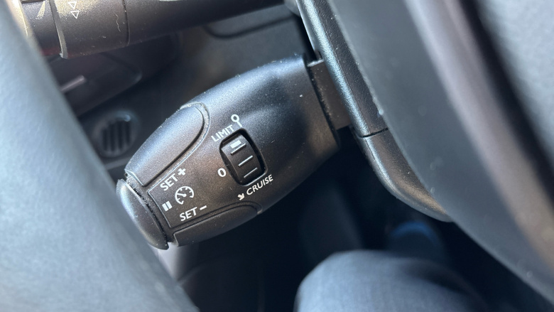 Peugeot Partner Long Diesel 850 1.5 BlueHDi 100 Professional Crew Van